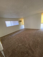 15022 Vanowen St in Van Nuys, CA - Building Photo - Building Photo