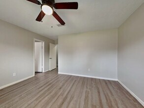 16515 Cairngorm Dr in Houston, TX - Building Photo - Building Photo