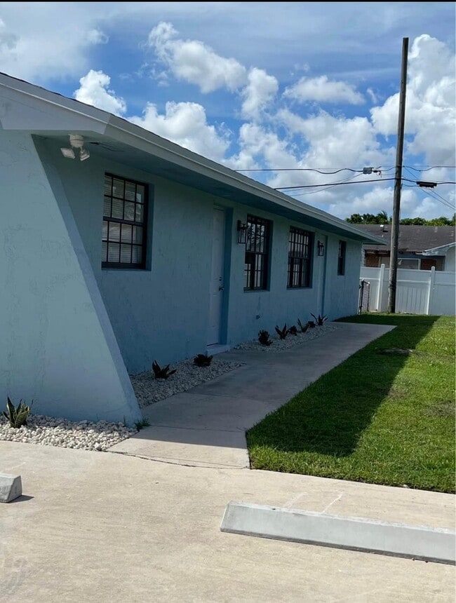 property at 4791 Elmhurst Rd