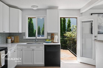 2967 Sandstone Crescent in West Kelowna, BC - Building Photo - Building Photo