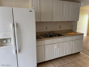 2217 Jackson St in Ft. Myers, FL - Foto de edificio - Building Photo