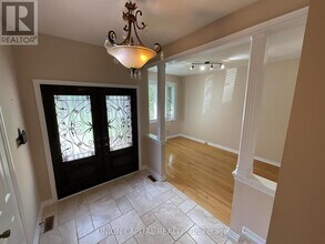 60 Brooklyn Crescent in Markham, ON - Building Photo - Building Photo