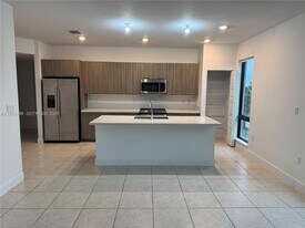 8363 NW 41st St, Unit 306 in Doral, FL - Building Photo