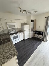 3271 Niagara Square in Pittsburgh, PA - Building Photo - Building Photo