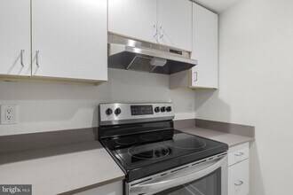 303 Vine St in Philadelphia, PA - Building Photo - Building Photo