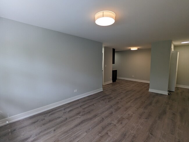 456 W Barry Ave, Unit 308 in Chicago, IL - Foto de edificio - Building Photo