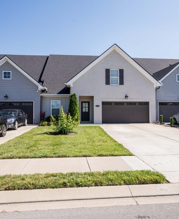 418 Mcchrystal Dr in Murfreesboro, TN - Building Photo
