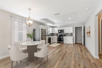 1123 W Morgan St in Denison, TX - Foto de edificio - Building Photo