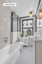 175 W 73rd St in New York, NY - Building Photo - Building Photo