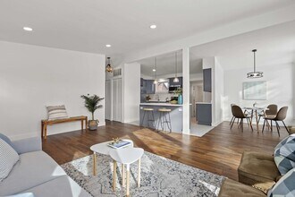 823 Leclaire Ave in Wilmette, IL - Building Photo - Building Photo