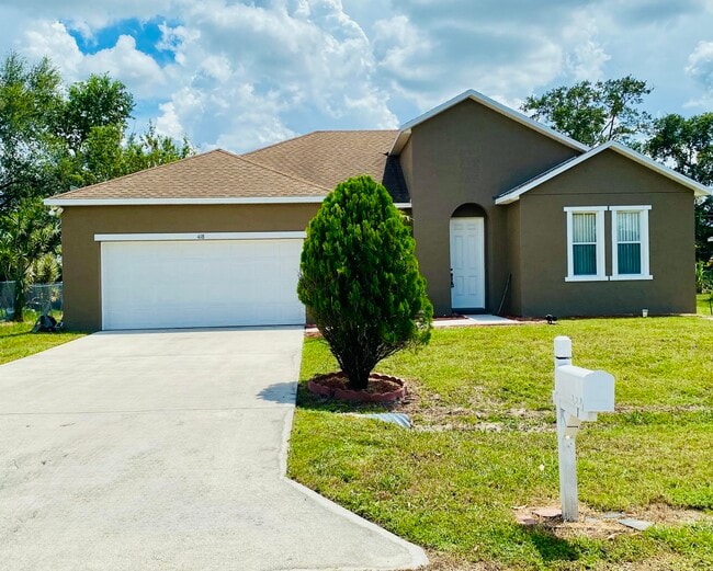 418 SE Guava Terrace in Port St. Lucie, FL - Building Photo - Building Photo