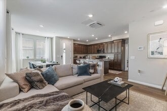 6568 Vision Ct in San Jose, CA - Foto de edificio - Building Photo