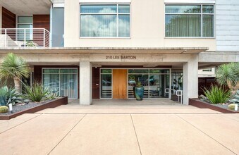 210 Lee Barton Dr in Austin, TX - Building Photo - Building Photo