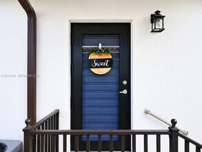 310 NW 32nd Ct in Miami, FL - Building Photo - Building Photo