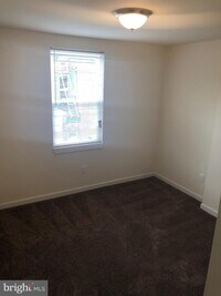 221 N Ruby St photo'