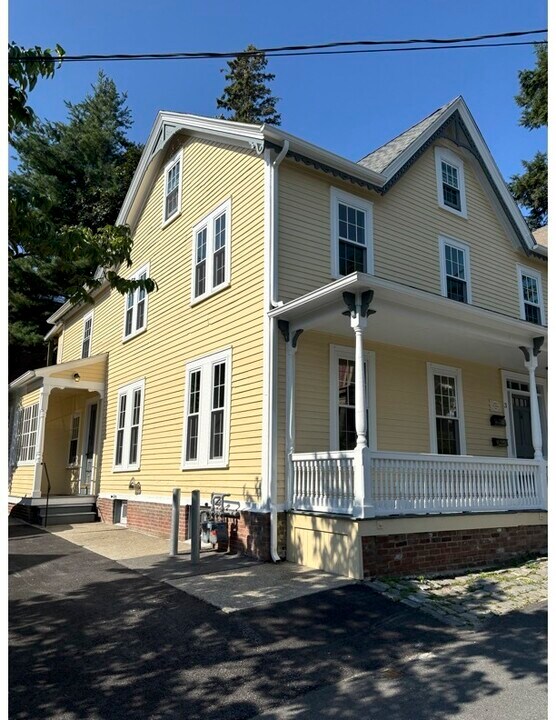 3 Oxford Pl in Worcester, MA - Building Photo