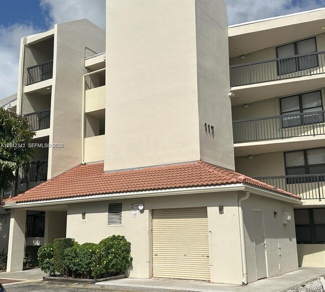 property at 117 Lake Emerald Dr