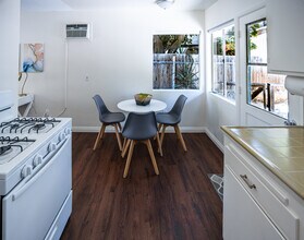 12354 Addison St in Valley Village, CA - Building Photo - Building Photo