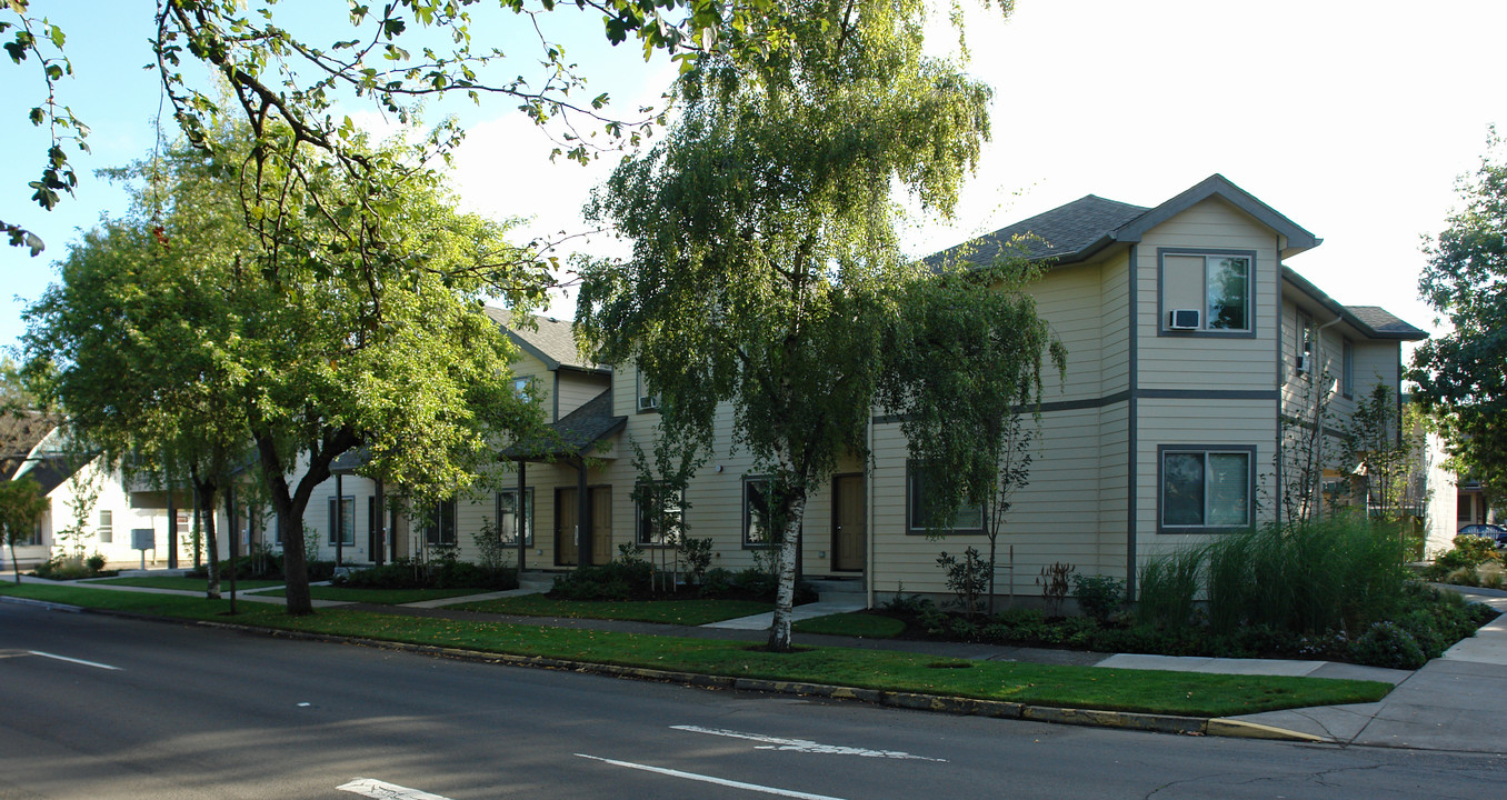 Schley Apartments in Eugene, OR - Building Photo