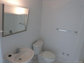 2217 NW 7th St-Unit -1102 in Miami, FL - Building Photo - Building Photo