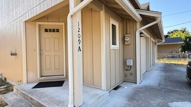 1209 Boone St SE in Lacey, WA - Building Photo - Building Photo