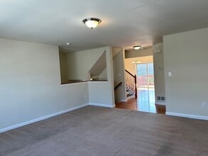 6443 Creekbend Dr in Mechanicsburg, PA - Building Photo - Building Photo