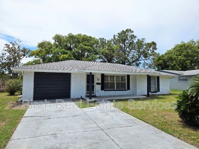 7602 Cumber Dr in New Port Richey, FL - Building Photo - Building Photo