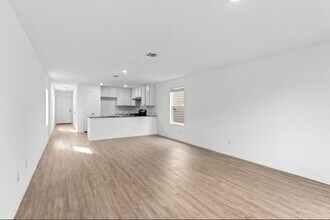 10824 Presa Wy in San Antonio, TX - Building Photo - Building Photo