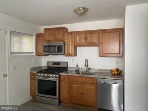 1120 Wentworth Dr in Oxon Hill, MD - Building Photo - Building Photo