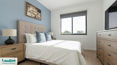 7301 Lake Bank Lp, Unit C4-301 in Ft. Myers, FL - Foto de edificio - Building Photo