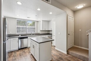 Azure Apartment Homes in Petaluma, CA - Building Photo