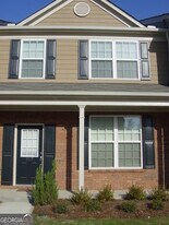 3017 Deerborne Ct in Atlanta, GA - Building Photo