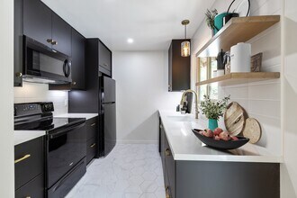 100 Holstein Rd, Unit 100B Holstein Road in San Anselmo, CA - Building Photo - Building Photo