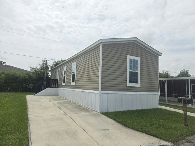 83 Stebbins Dr in Winter Haven, FL - Building Photo