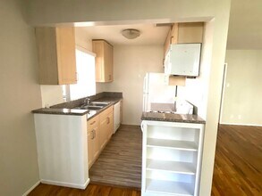 556 Kings N Rd, Unit 1 in West Hollywood, CA - Building Photo - Building Photo