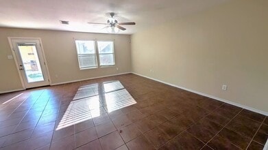 11110 Borrado Drive in Laredo, TX - Building Photo - Building Photo