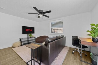 2229 Alice Rd in Sarasota, FL - Building Photo - Building Photo