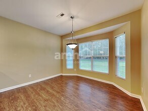 3211 Whispernut Ln in Zebulon, NC - Foto de edificio - Building Photo