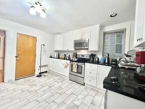 39 Saint Paul St, Unit 2 in Brookline, MA - Building Photo - Building Photo