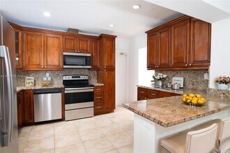 9310 SW 57th Terrace in Miami, FL - Building Photo - Building Photo
