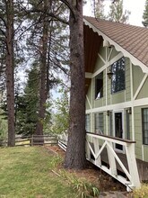 18710 Choctaw Rd in Bend, OR - Foto de edificio - Building Photo