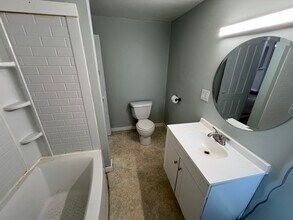 292 W 5th St in Oswego, NY - Building Photo - Building Photo