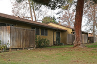 Kerman Garden Apartments in Kerman, CA - Foto de edificio - Building Photo