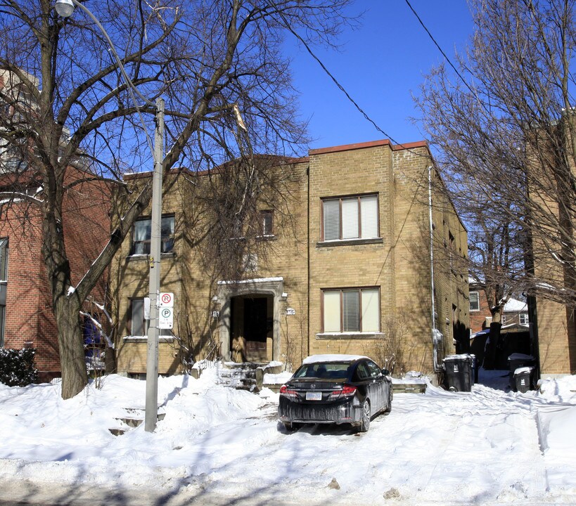 174-176 Mt Pleasant Rd in Toronto, ON - Building Photo