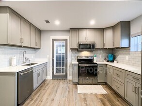 103 N D St in Pensacola, FL - Building Photo - Building Photo