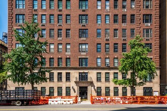 30 Sutton Pl in New York, NY - Building Photo - Building Photo