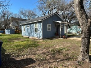 1182 Pandora St in Austin, TX - Building Photo - Building Photo