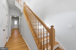 2957 Huntington Grove Square in Alexandria, VA - Building Photo