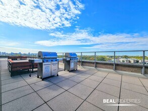 548 W Webster Ave, Unit 1 in Chicago, IL - Building Photo - Building Photo
