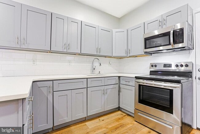 property at 1422 S Vogdes St